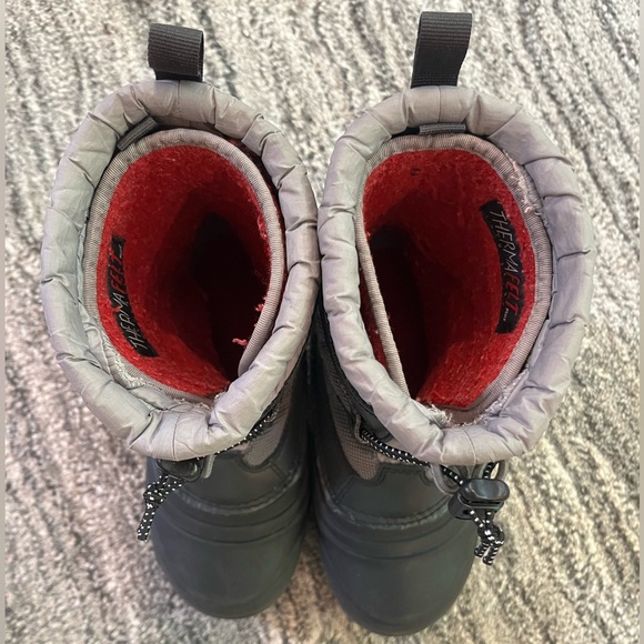 The North Face Kids Alpenglow Snow Boots - size 4 - Picture 9 of 10